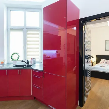 Modern, Stylish And Comfy In Trendy Jewish Quarter *