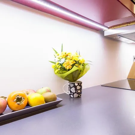 Modern, Stylish And Comfy In Trendy Jewish Quarter *