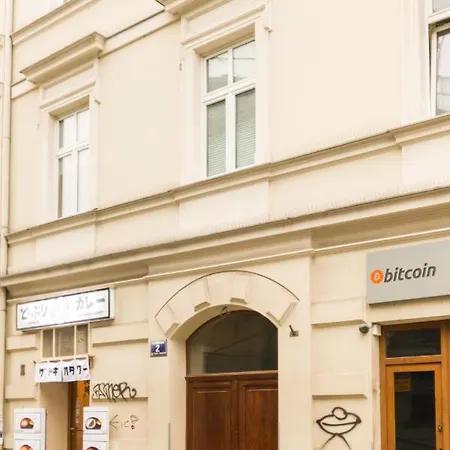 Modern, Stylish And Comfy In Trendy Jewish Quarter *